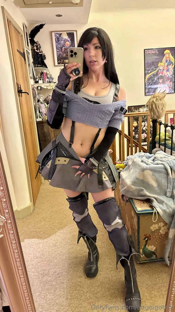 So unbelievably sometimes i cosplay more than just cloud in fact i m part 3 