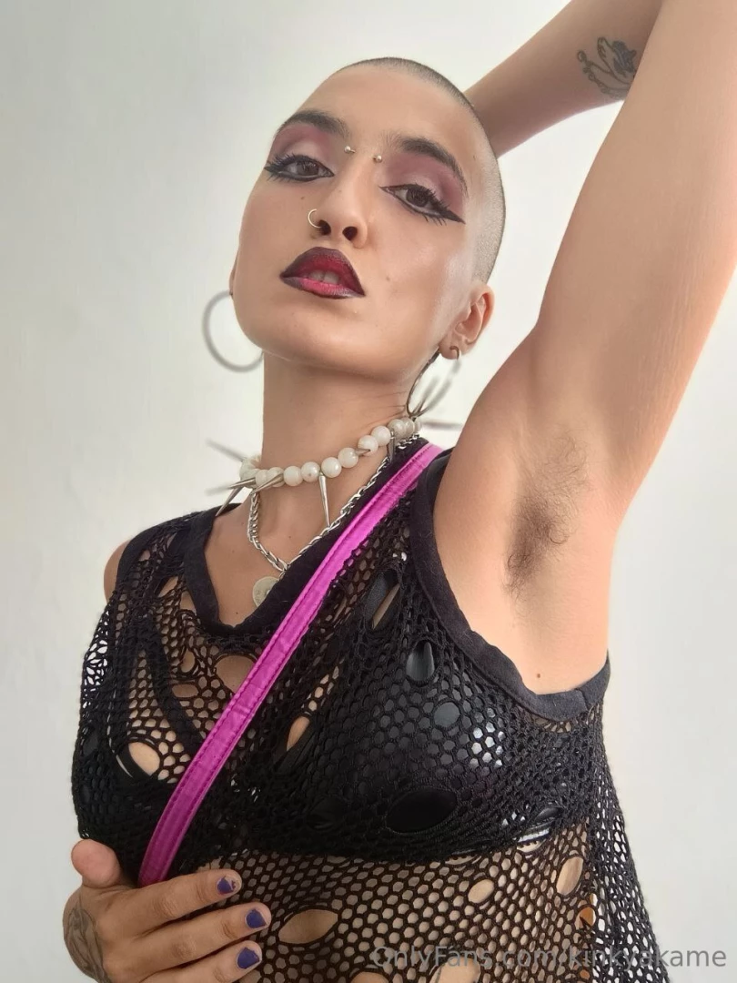 Are you one of those who smell or lick 