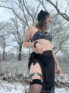 I m the crazy goth girlfriend that lovveesss cold weather babes give part 4