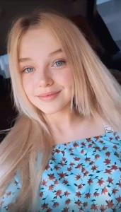 Only 18 kirra_love this pretty girl kirra_love likes to play with her part 69