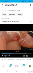 Fitta mi kniper rundt fingrene hans mens han masserer musa mi til den