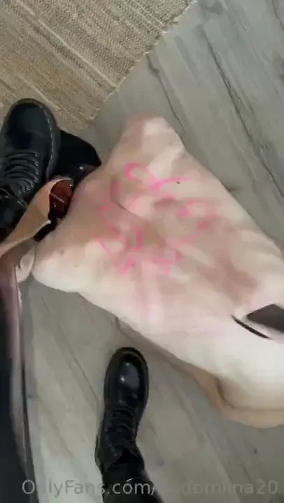 Ausgepeitscht und angeleint so gefallen sie mir am liebsten 