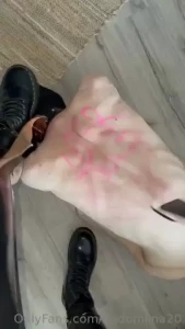 Ausgepeitscht und angeleint so gefallen sie mir am liebsten