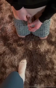 Als zeichen seiner absoluten hingabe zu mir durfte mein sklave sich