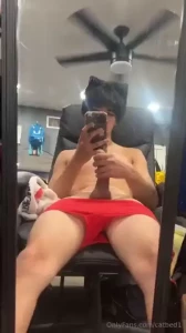 Can you play with the kitty