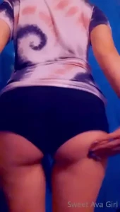 Want more sub to my other page to see it all uncensored twerk vids