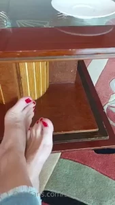 Worship goddess feet findomme feet