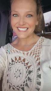 Happy sunday y all i wanted to pop in and say hi who wants naughty