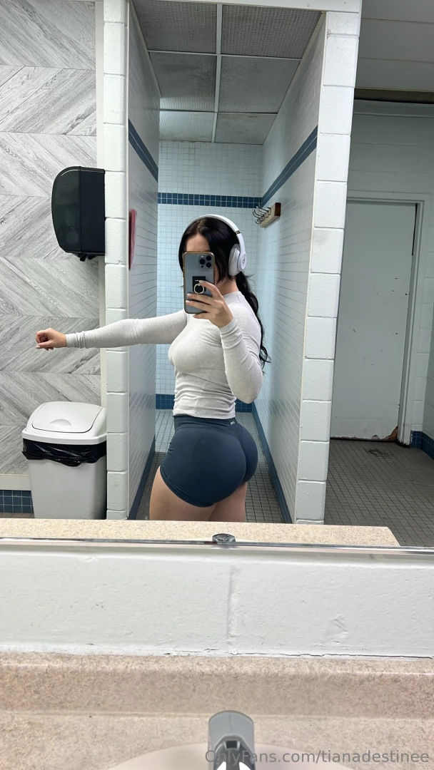 Showing off the muscles 