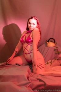 Kiss me where your mind lingers