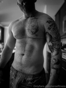 My phone is so dry where is the love this holiday season i guess i ll part 1