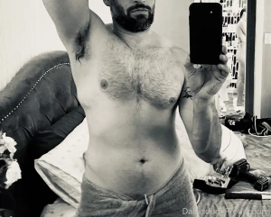 Feeling horny right now anyone want to play