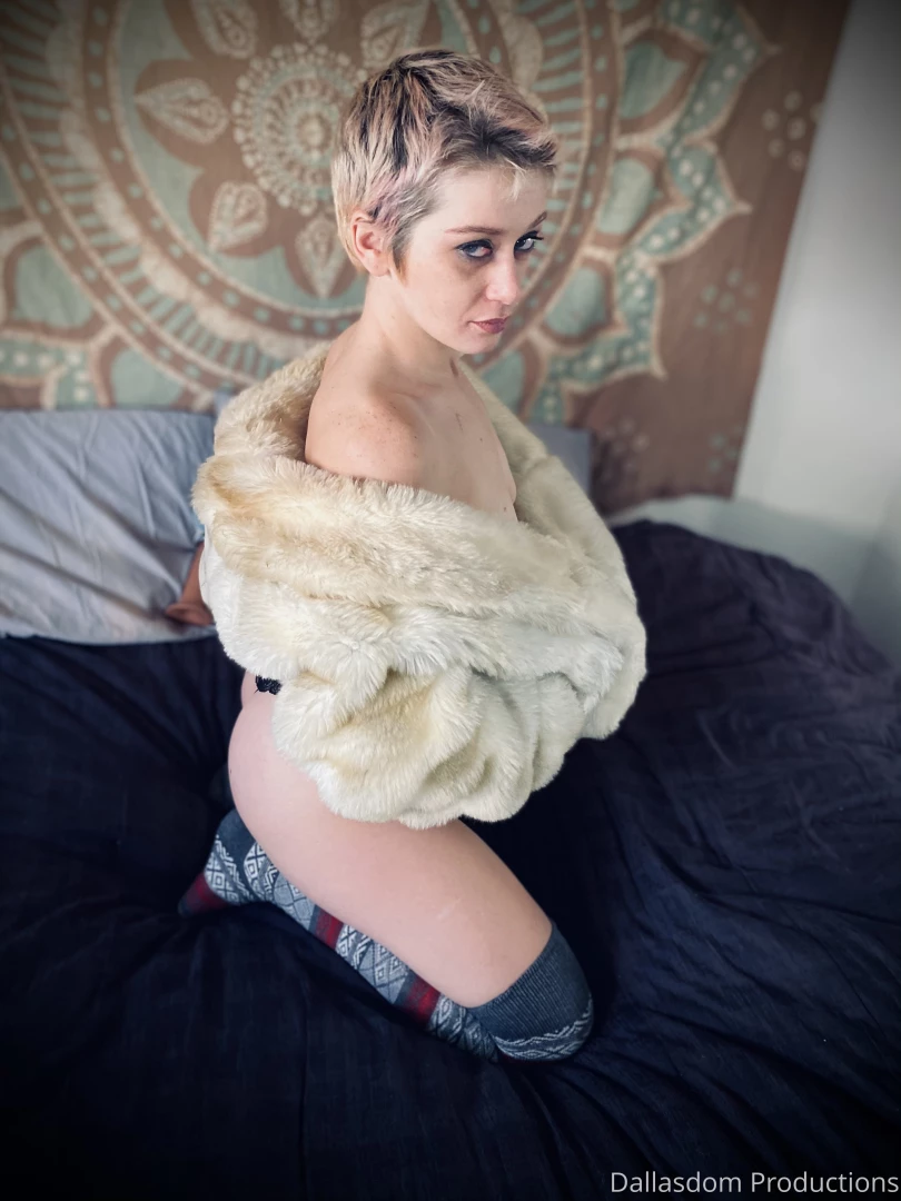 Say hello to the newest dallasdom girl bea her unique look and spunky 