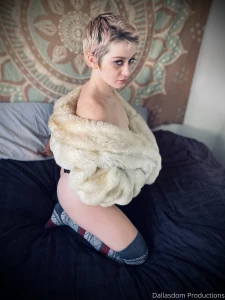 Say hello to the newest dallasdom girl bea her unique look and spunky