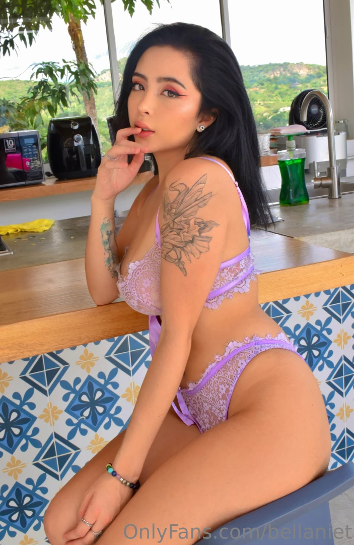 Waiting for u on dms 