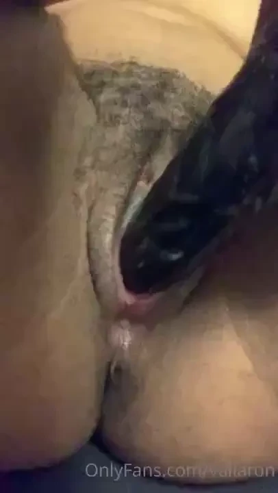 Fucking my self until i get creamy 