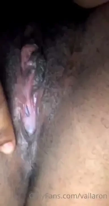 Messing with my juicy cunt 