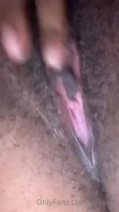 Playing with my clit 