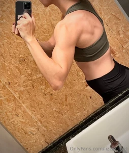 Algu m a curte mulher que treina gym part 1