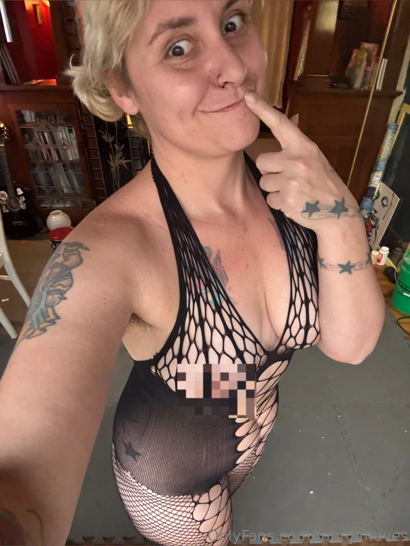 I ve bought some new clothes for the holiday have you been good enough 