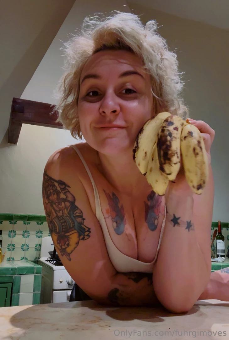 Aw i love little bananas they are way better than the regular ones 