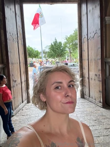 Mmmm what a big flag you have there