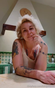 Buenas dias baby want some coffee