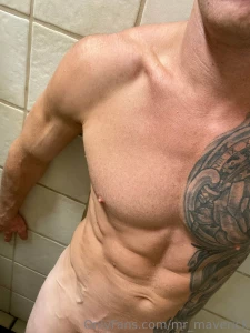 There s a public shower where i m staying i d love to have some sneaky
