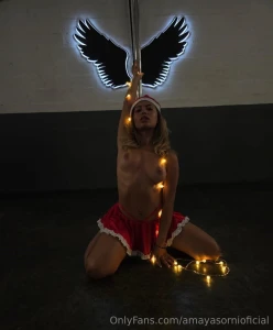 I wish you a merry christmas my love click next for your gift