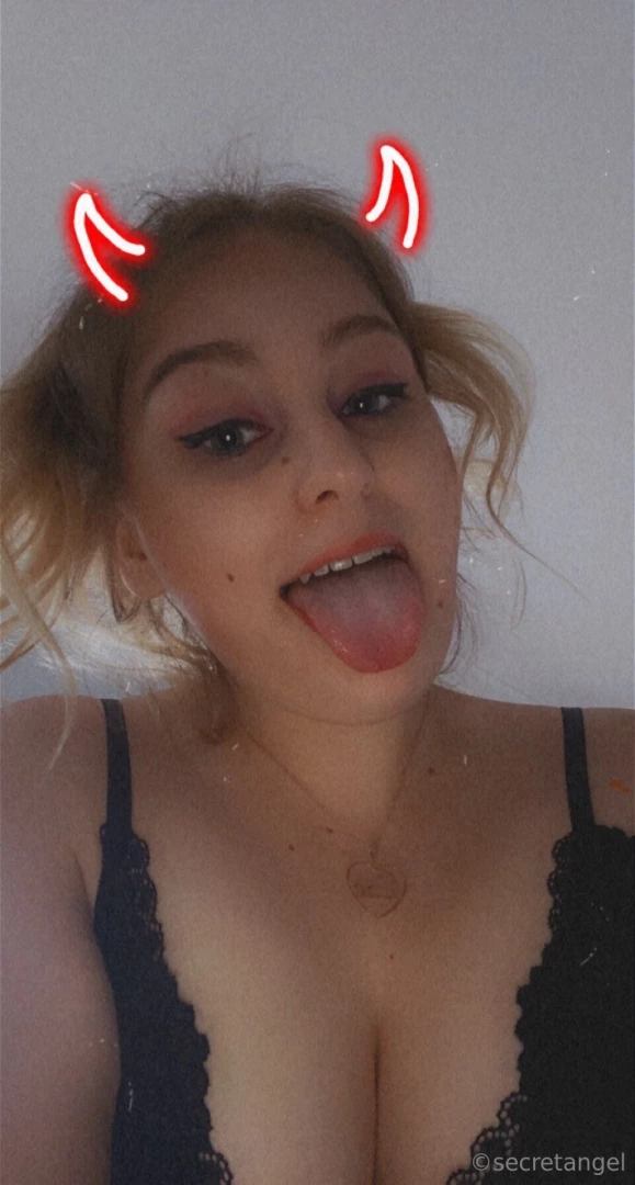 Always in the mood to lick some dick 