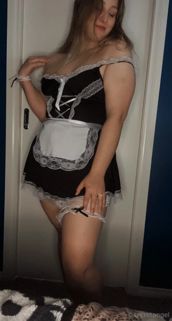 Daddy do you want to cum hard send me a message and let me milk your 