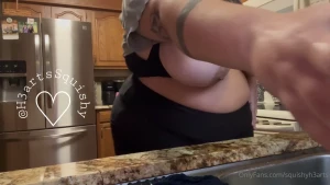 squishyh3arts - Some topless bbw house chores love making these almost vlog style vids 