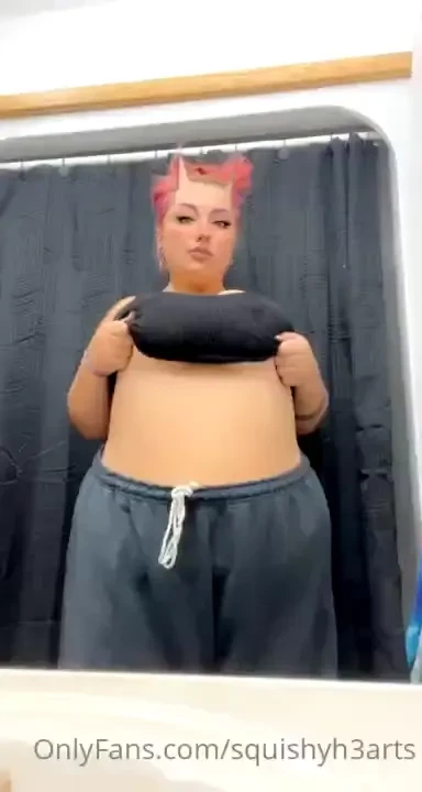 Tipsy squishy plays with her titties 