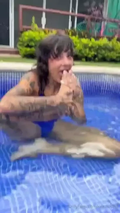 U dont wanna miss the full vid notsickof3xxx 