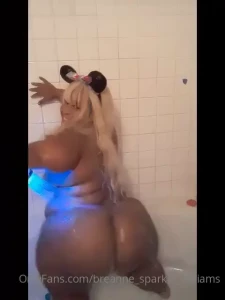 Yay thank you guys for supporting this big booty midget