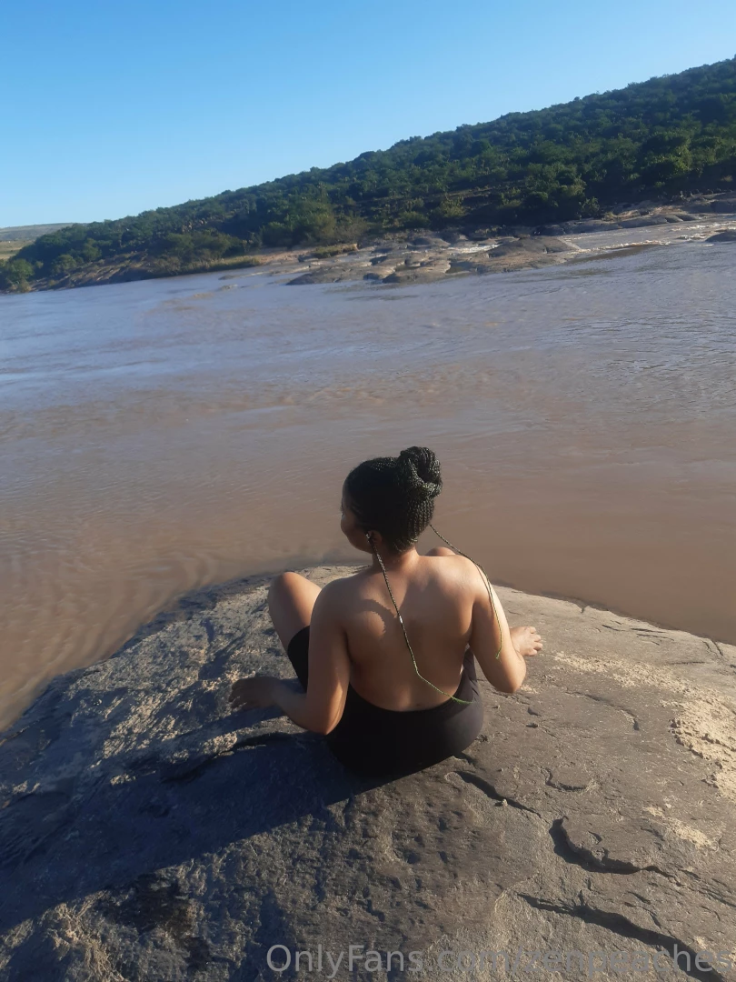 Happy easter got any requests my dm is open 