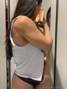 J adore montrer mon gros cul part 1