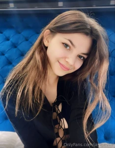 She arishy is free today for you free busty hottie arishy oves to ride part 72