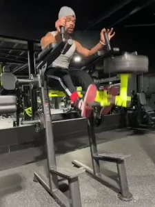 Abs body by brock on tiktok and ig