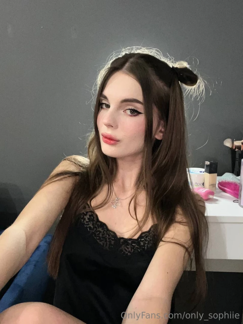 What do you think about my makeup it seems these arrows on my eyes 