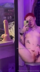 Lost a nail and had to use that to my advantage