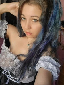 Check melodytvv - her new material is a sexy maid cosplay photo set
