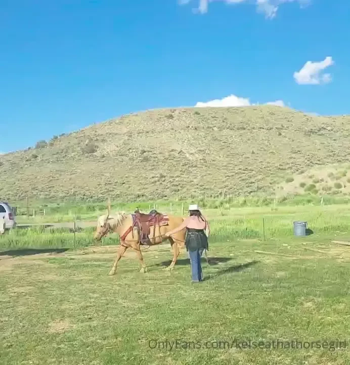 Me and historia yesterday there s a surprise in there part 1 