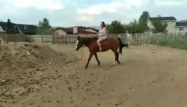 I could ride this horse with nothing on her and she still listened so 