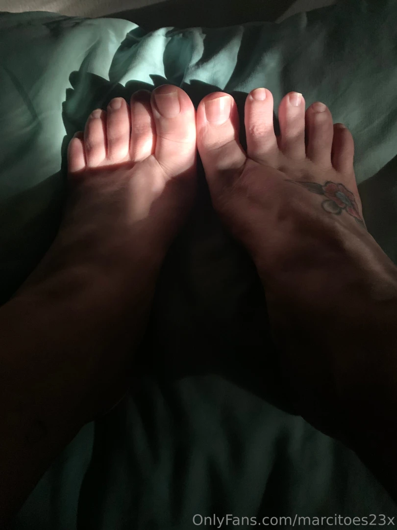 You can watch my gorgeous toes squish this pillow like it s your face 