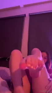 A cute lil foot vid if any good foot boys are subbed here heheh