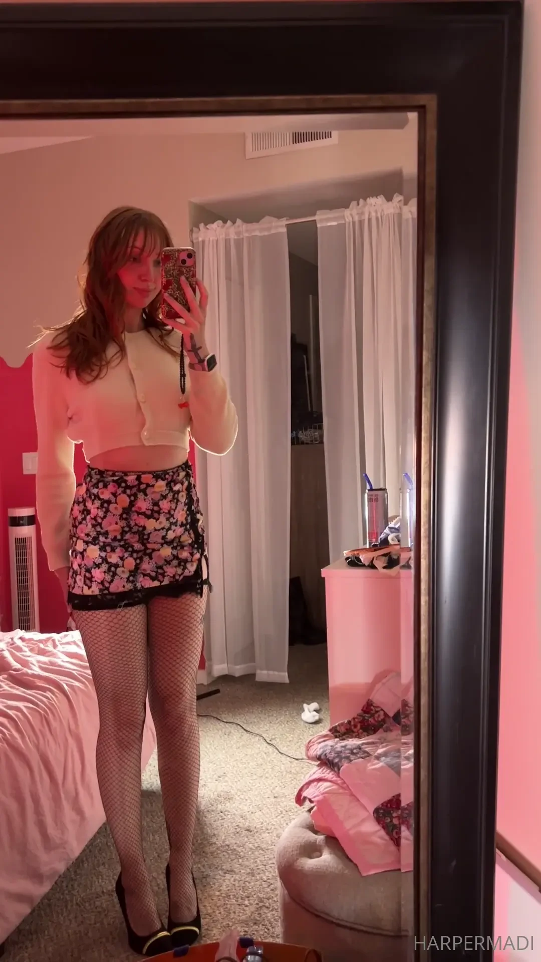 Wanted to show off my lil fit and fishnets and heels hehehe 