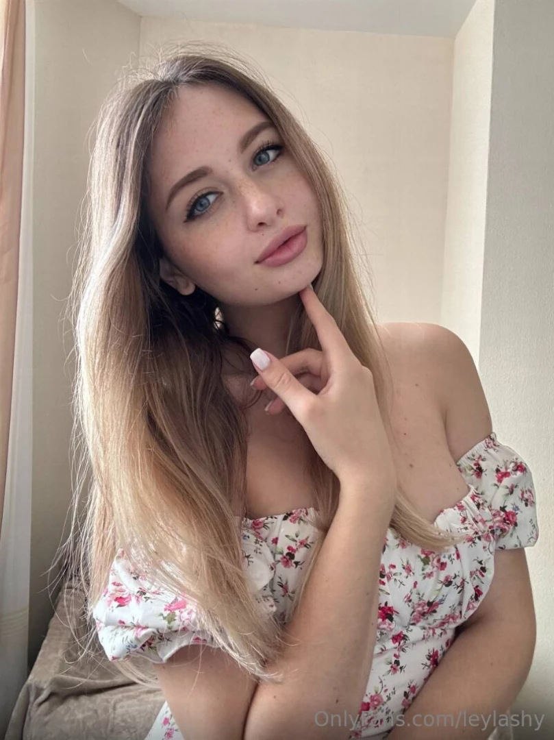 Hot teacher this sexy girl eleon0ra doesn t mind rocking out with her part 43 