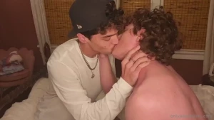 Give and tug as a thank you enjoy this free video of me fucking and