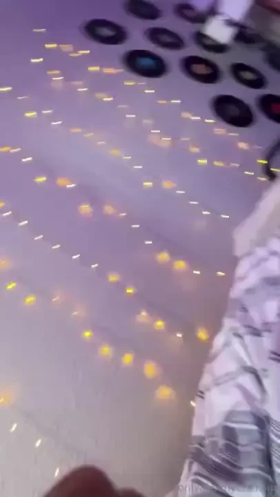 Hand full of ass this vid will be free starting on 07 02 24 but can be 